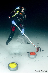 Curling under the ice surface
(picture upside down - sto... by Raoul Caprez 